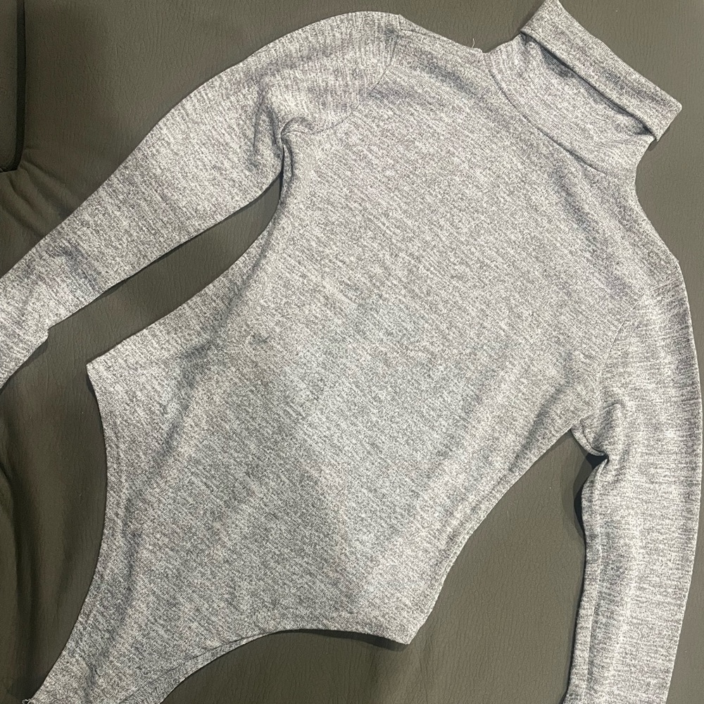 H&M marled gray turtleneck